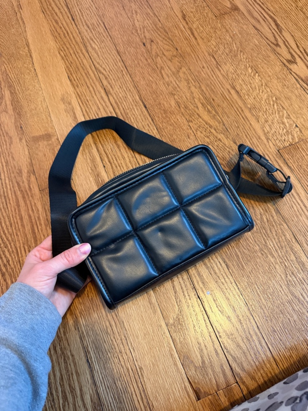 Black Quilted Crossbody Belt Bag - womens Casual Pouch/fanny pack